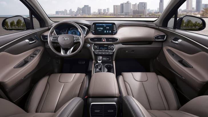 2018 Hyundai Santa Fe image gallery